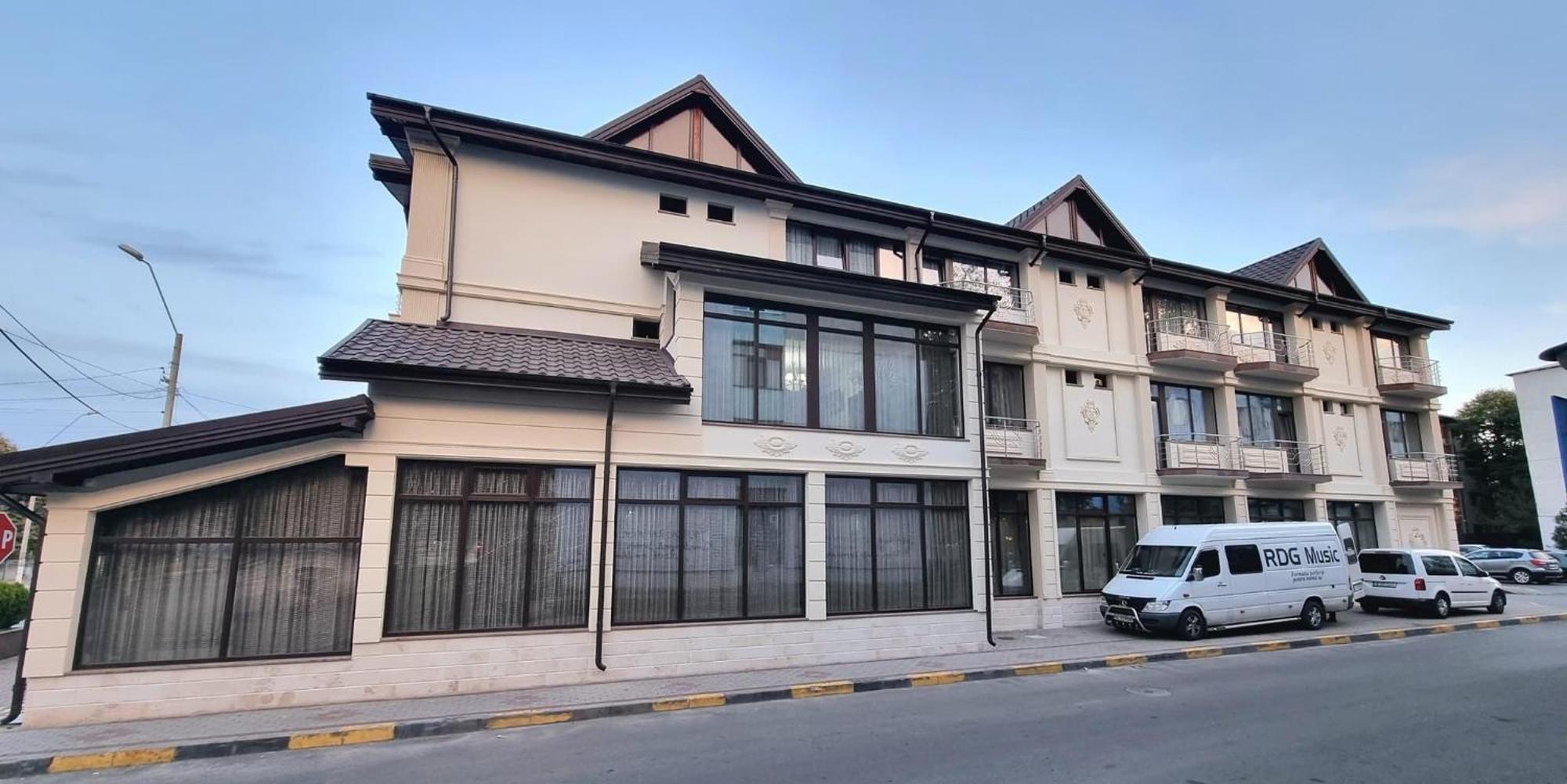 Hotel Bacsoridana Tecuci Экстерьер фото