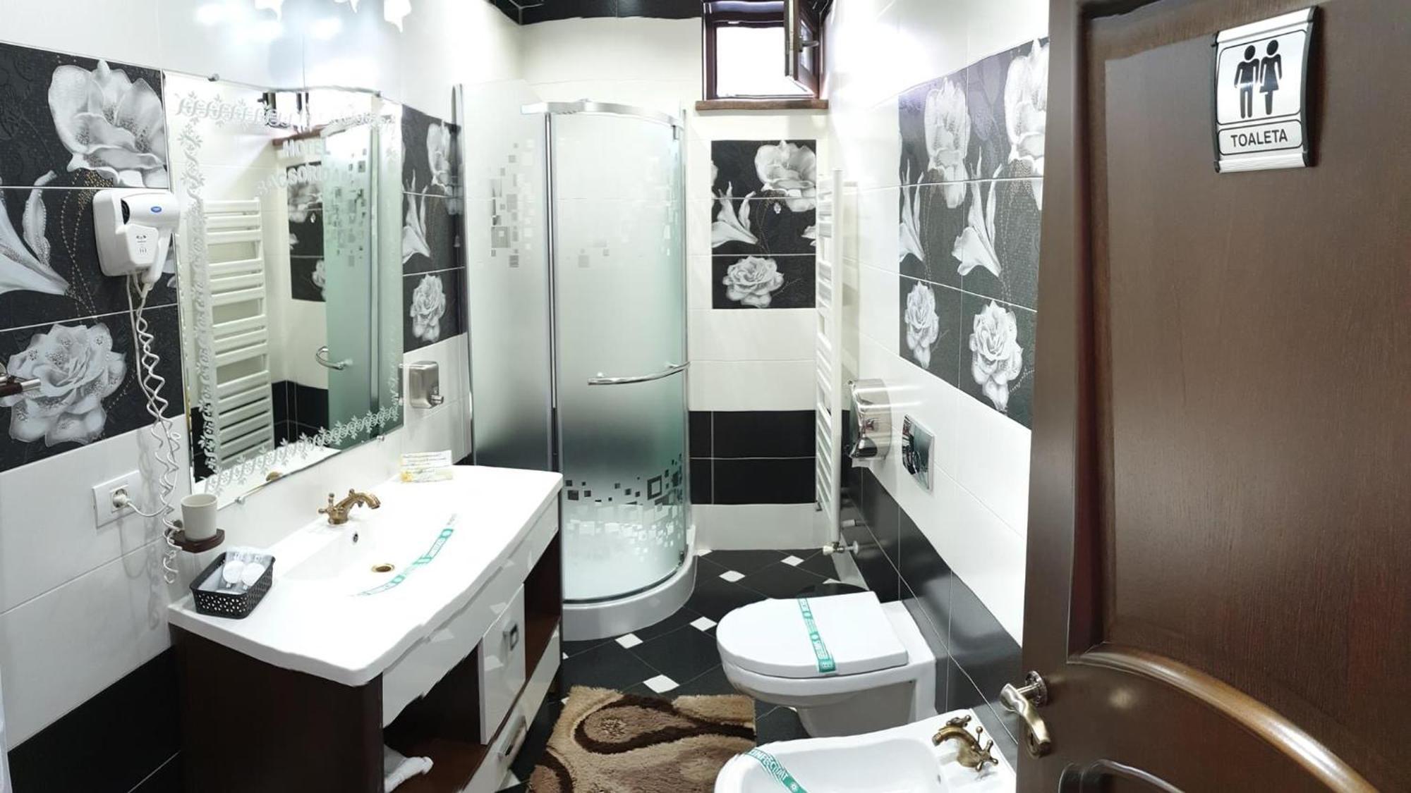 Hotel Bacsoridana Tecuci Экстерьер фото