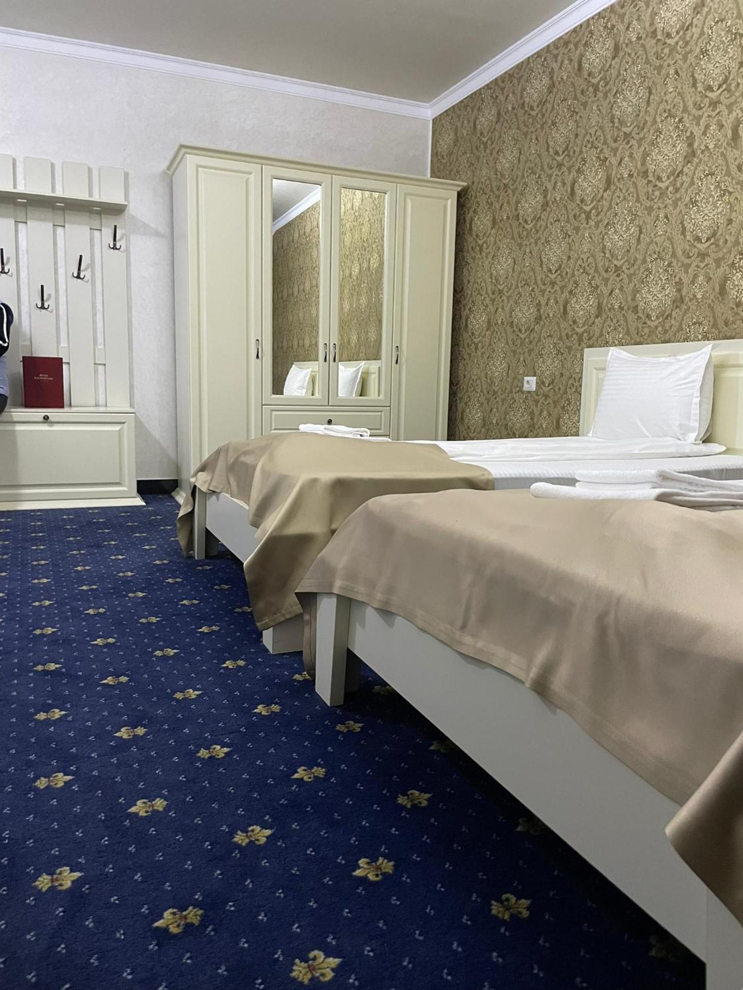 Hotel Bacsoridana Tecuci Экстерьер фото