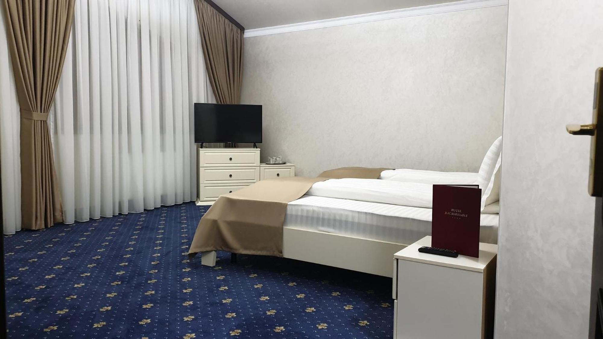Hotel Bacsoridana Tecuci Экстерьер фото