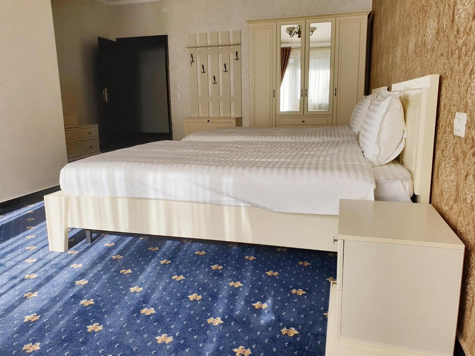 Hotel Bacsoridana Tecuci Экстерьер фото