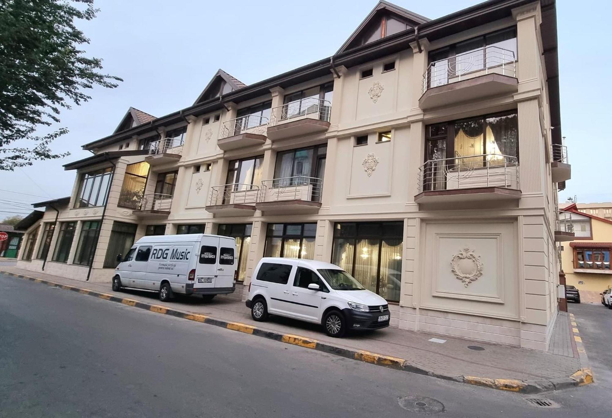 Hotel Bacsoridana Tecuci Экстерьер фото